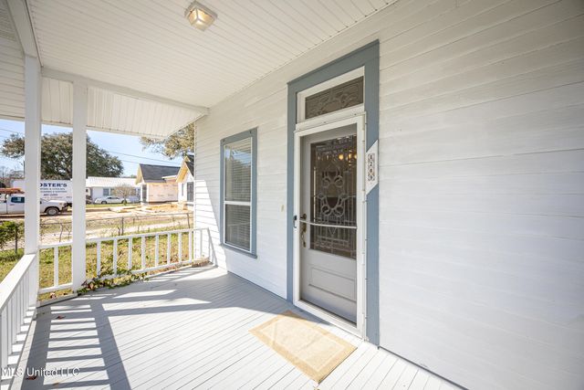 1209 Calhoun Street, Ocean Springs, MS 39564