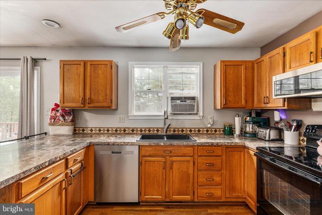 43301 SPINKS FERRY RD, Leesburg, VA 20176