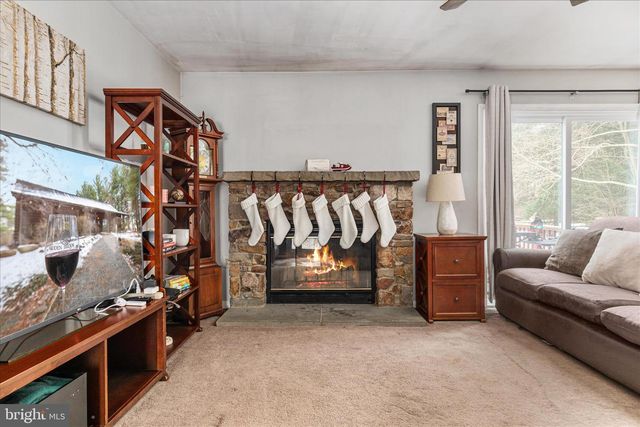 43301 SPINKS FERRY RD, Leesburg, VA 20176