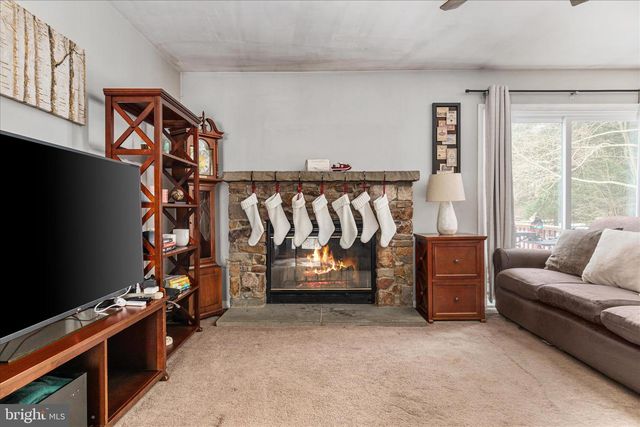 43301 SPINKS FERRY RD, Leesburg, VA 20176