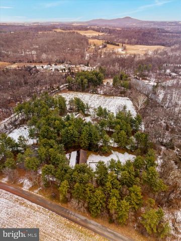 43301 SPINKS FERRY RD, Leesburg, VA 20176