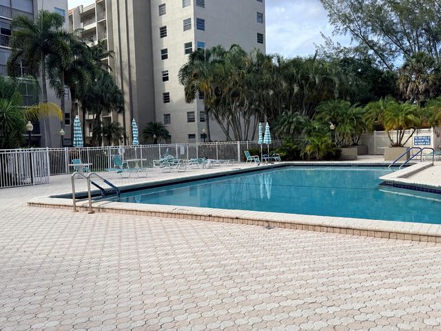 3930 Inverrary Boulevard 303, Lauderhill, FL 33319