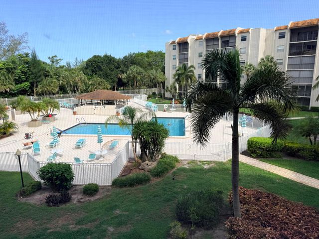 3930 Inverrary Boulevard 303, Lauderhill, FL 33319