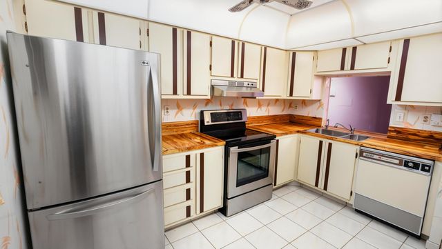 3930 Inverrary Boulevard 303, Lauderhill, FL 33319