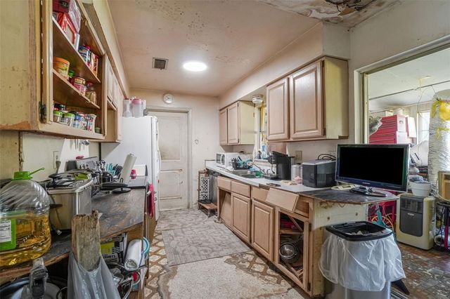 260 LONGWOOD DRIVE, Osteen, FL 32764