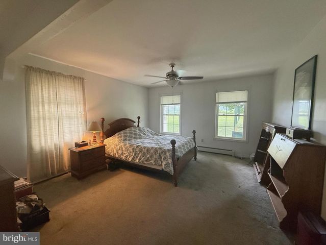 203 HONEYSUCKLE RD, Nottingham, PA 19362