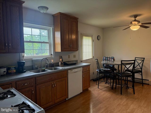 203 HONEYSUCKLE RD, Nottingham, PA 19362