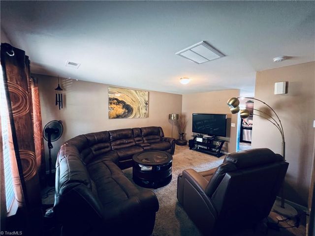 1578 Zeverly Street, Winston-salem, NC 27127