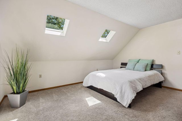 14212 Prairie Road NW, Andover, MN 55304
