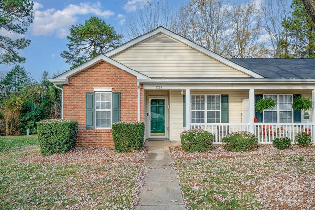 9734 Kennerly Cove Court, Charlotte, NC 28269