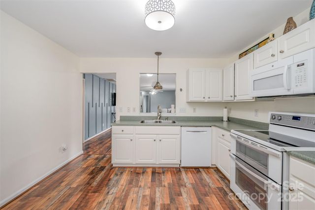 9734 Kennerly Cove Court, Charlotte, NC 28269