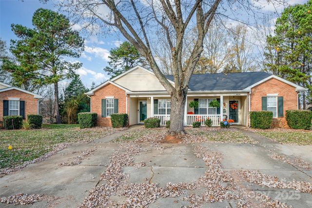 9734 Kennerly Cove Court, Charlotte, NC 28269