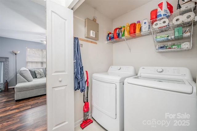 9734 Kennerly Cove Court, Charlotte, NC 28269