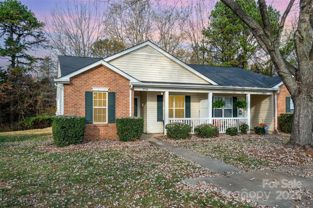 9734 Kennerly Cove Court, Charlotte, NC 28269