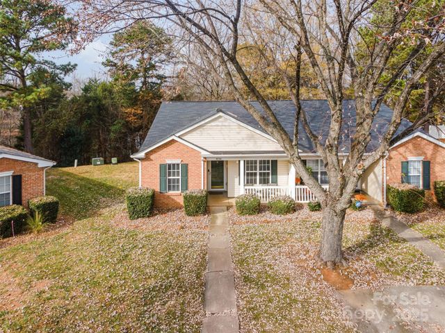 9734 Kennerly Cove Court, Charlotte, NC 28269