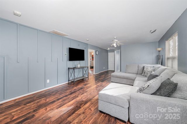 9734 Kennerly Cove Court, Charlotte, NC 28269