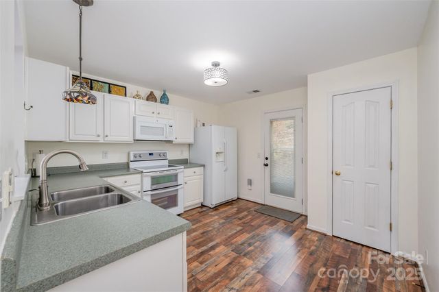 9734 Kennerly Cove Court, Charlotte, NC 28269