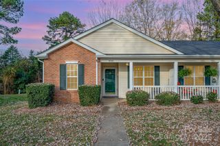 9734 Kennerly Cove Court, Charlotte, NC 28269