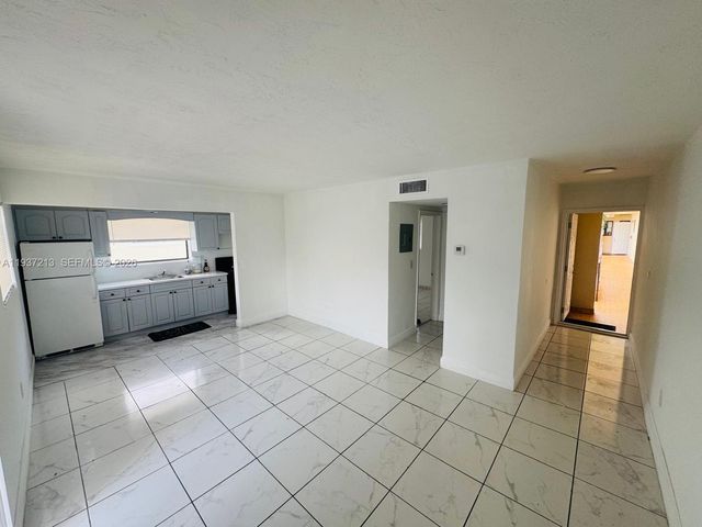 201 NW 47th Ave 3, Miami, FL 33126