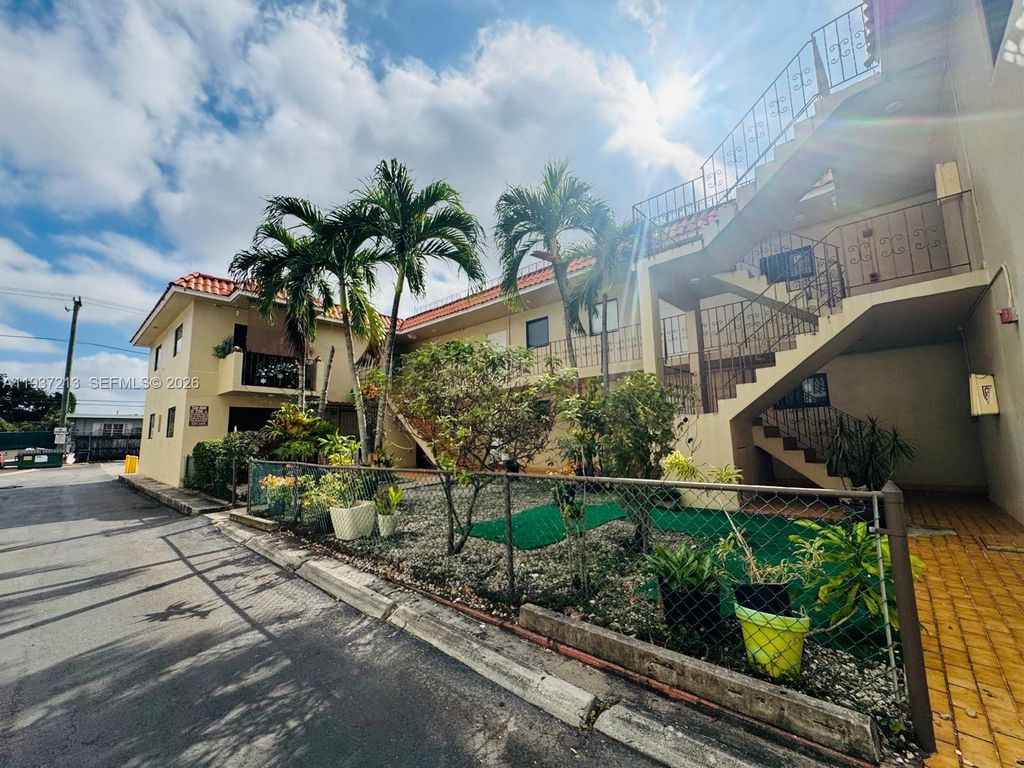 201 NW 47th Ave 3, Miami, FL 33126