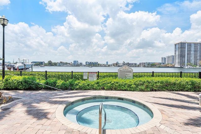 17150 N Bay Rd 2619, Sunny Isles Beach, FL 33160