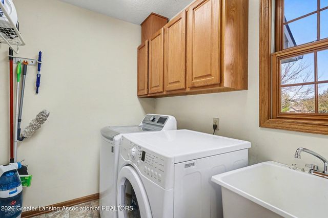 13599 Honeylocust Drive, Dewitt, MI 48820