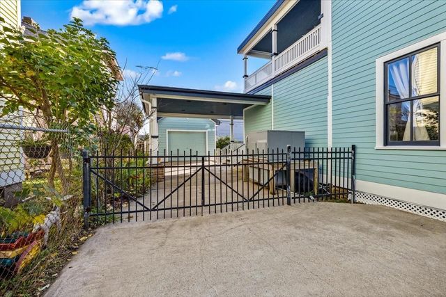 2207 Bernardo De Galvez, Galveston, TX 77550