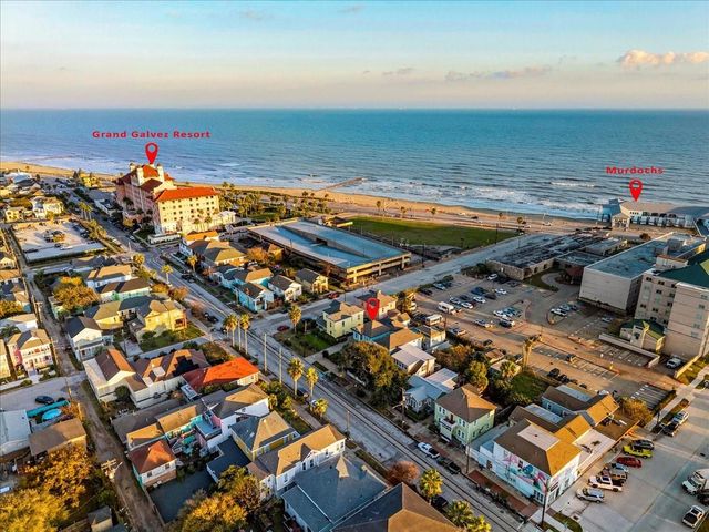 2207 Bernardo De Galvez, Galveston, TX 77550
