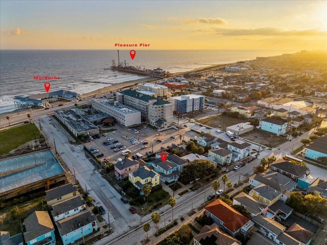 2207 Bernardo De Galvez, Galveston, TX 77550