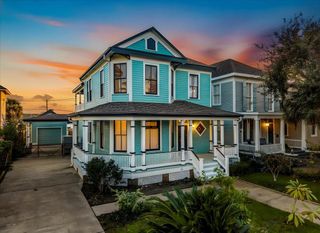 2207 Bernardo De Galvez, Galveston, TX 77550
