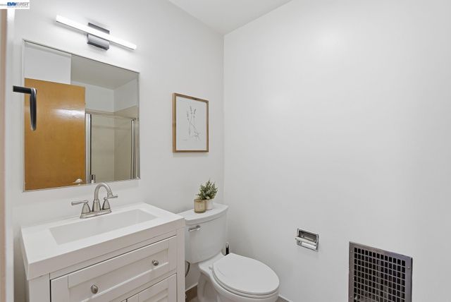 243 Castro St, San Leandro, CA 94577