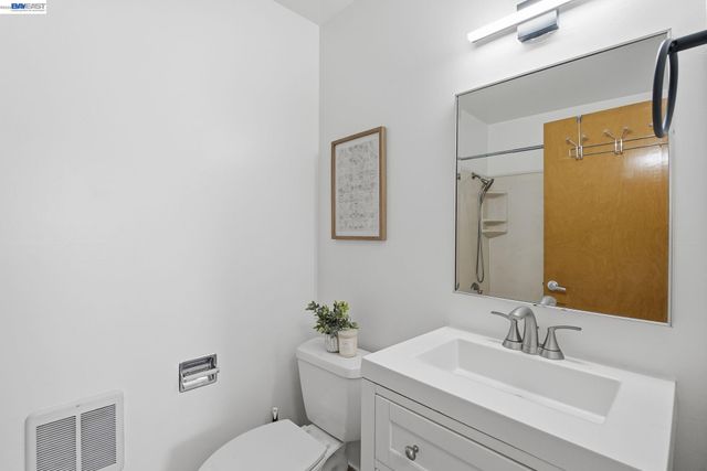243 Castro St, San Leandro, CA 94577