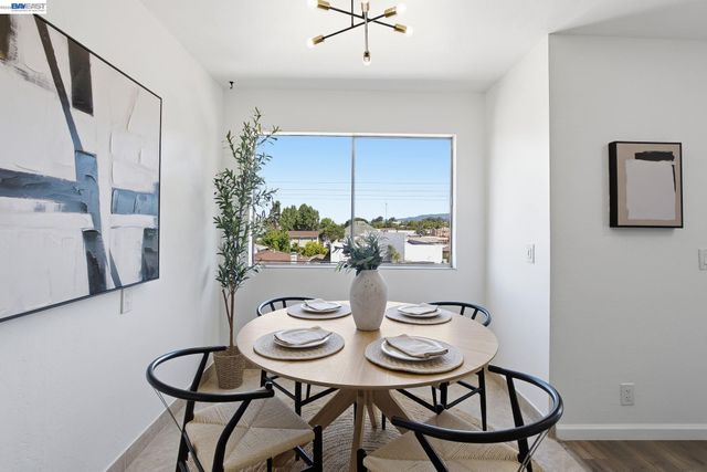 243 Castro St, San Leandro, CA 94577