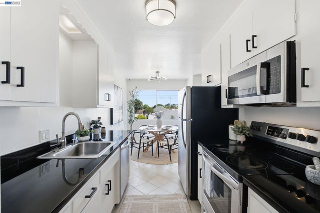 243 Castro St, San Leandro, CA 94577
