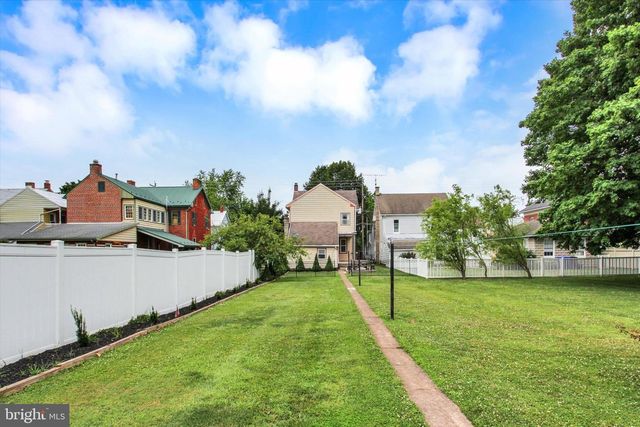 526 W KING ST, East Berlin, PA 17316