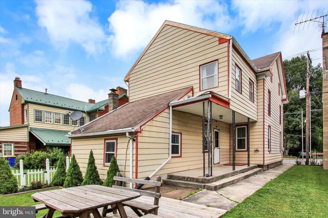 526 W KING ST, East Berlin, PA 17316