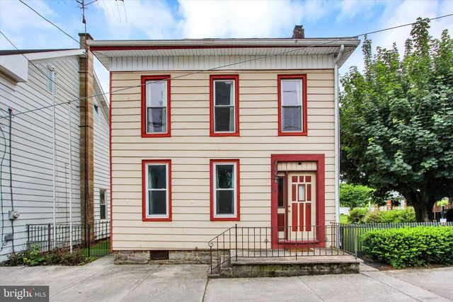 526 W KING ST, East Berlin, PA 17316