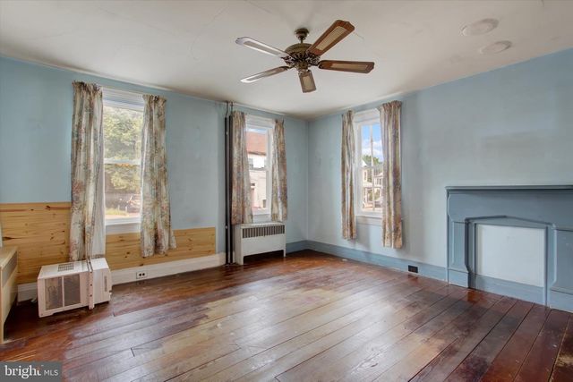 526 W KING ST, East Berlin, PA 17316