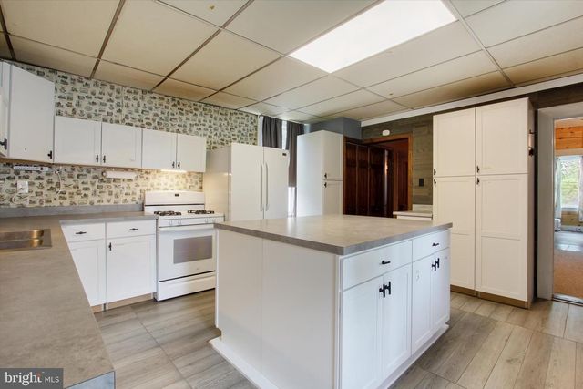 526 W KING ST, East Berlin, PA 17316