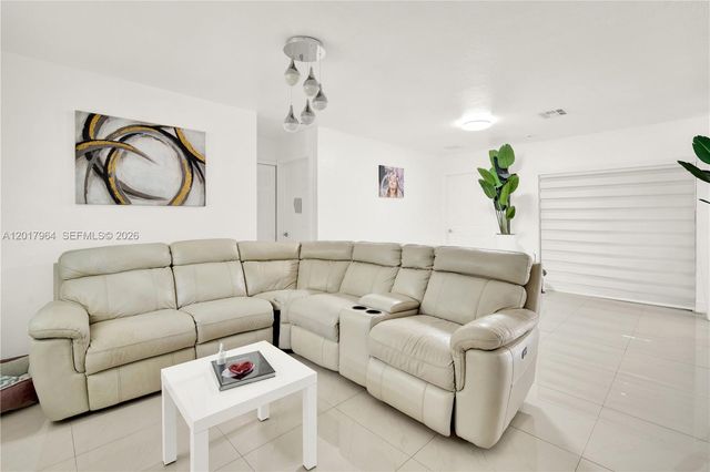28424 SW 135th Ave, Homestead, FL 33033