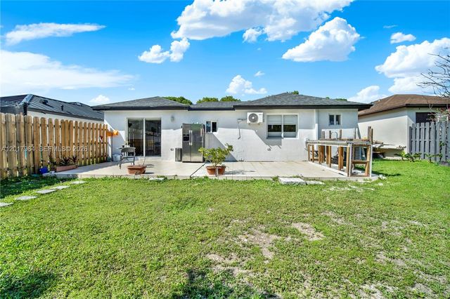 28424 SW 135th Ave, Homestead, FL 33033