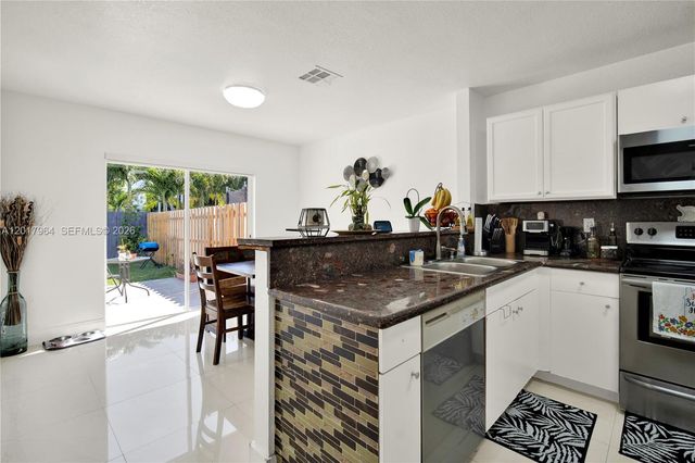 28424 SW 135th Ave, Homestead, FL 33033