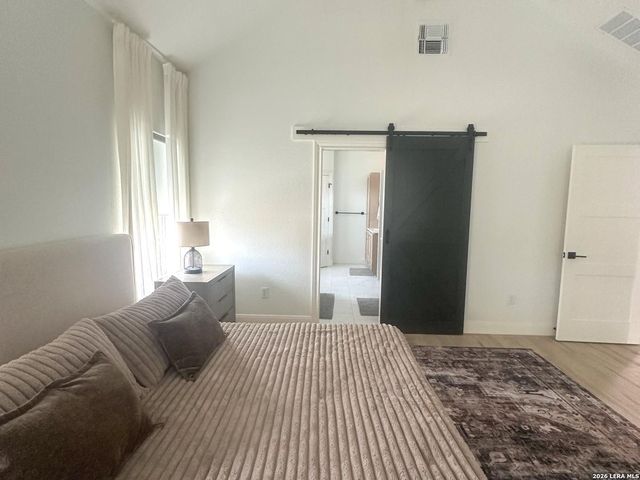 109 W Medium Meadow, Lytle, TX 78052