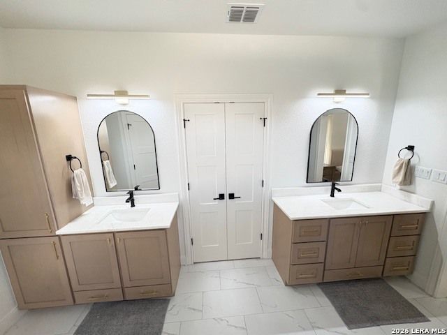 109 W Medium Meadow, Lytle, TX 78052