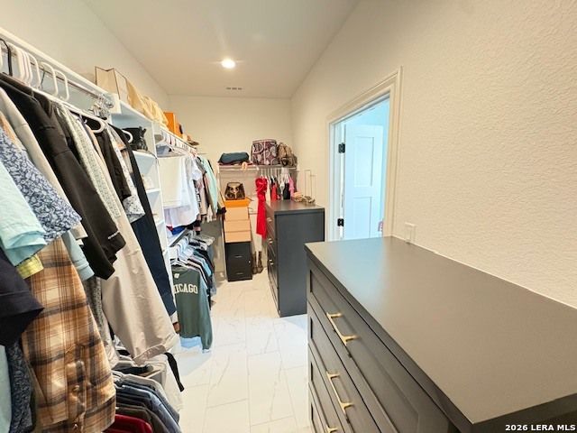 109 W Medium Meadow, Lytle, TX 78052