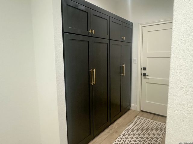 109 W Medium Meadow, Lytle, TX 78052