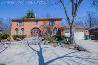 2800 Homewood Drive, Troy, MI 48098