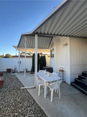 1295 S Cawston Avenue 422, Hemet, CA 92545