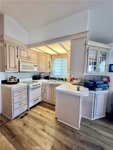 1295 S Cawston Avenue 422, Hemet, CA 92545