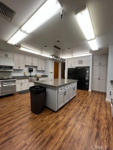 1295 S Cawston Avenue 422, Hemet, CA 92545